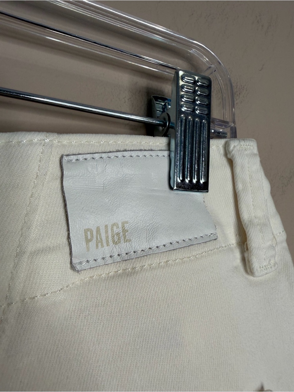 PAIGE Women's Brooklyn Short with Cuff Sand Quartz White 28 $189 H19 - Picture 4 of 10